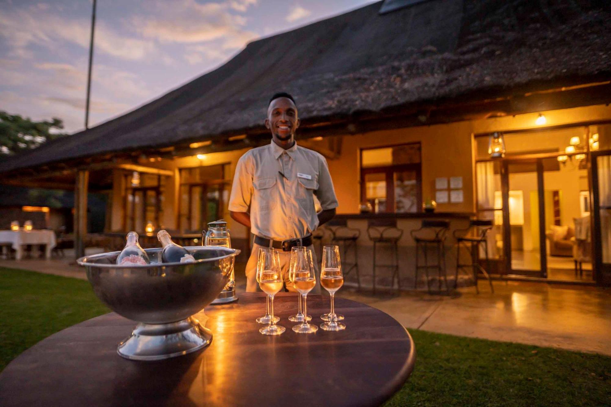 Ekuthuleni Lodge Strand Eksteriør billede